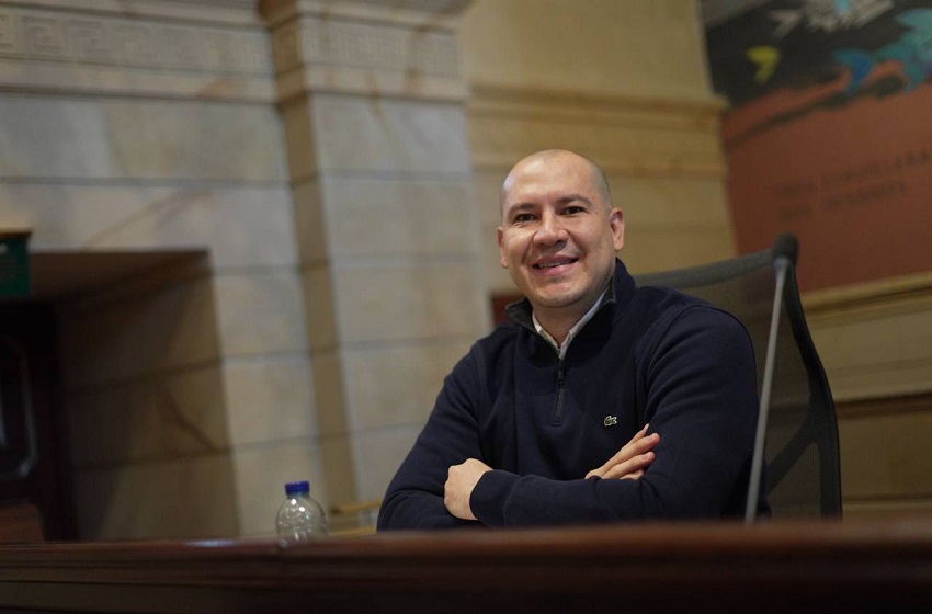 Por tercera vez el representante a la Cámara Juan Camilo Londoño, radicó la Ley del Deporte